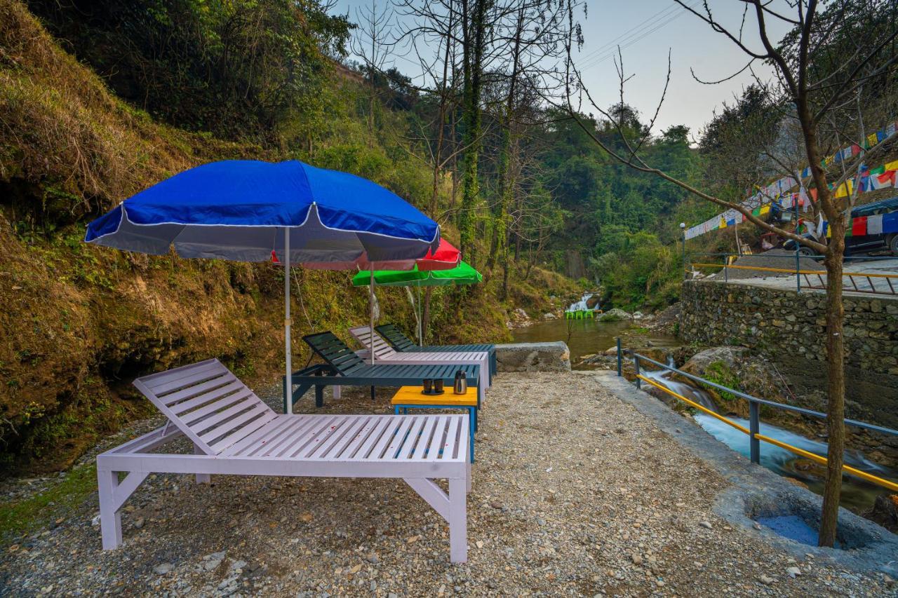 The Hosteller Mussoorie By The Streamside, Kempty Exteriör bild