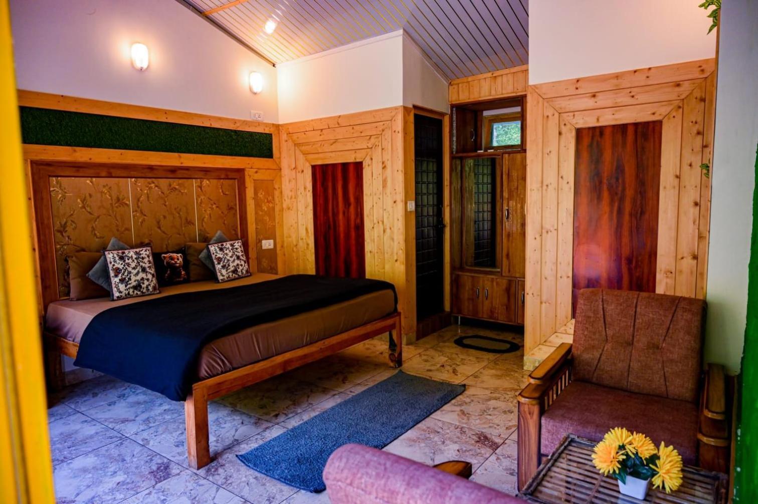 The Hosteller Mussoorie By The Streamside, Kempty Exteriör bild